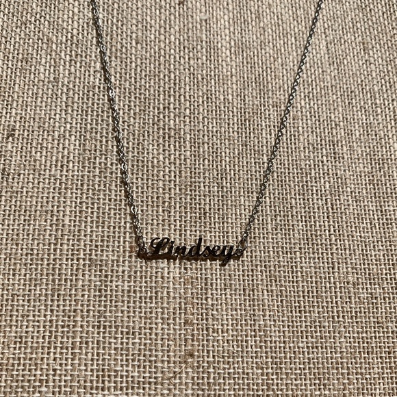Lindsey - Silver Tone Nameplate Lindsey - Script Lindsey Nameplate - NWOT - Picture 4 of 7